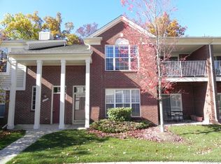 1706 Deepwood Cir #1, Rochester, MI 48307