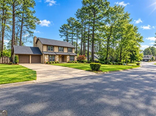 521 Roys Ct, Lawrenceville, GA 30044