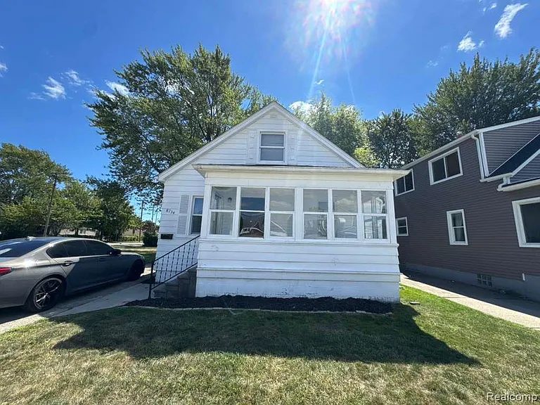 8734 Chalmers Ave — Photo 5
