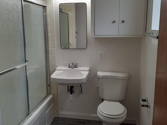 3rd image of 219 S Lillie Ave