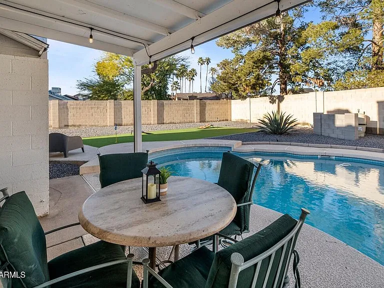 4526 E Paradise Ln — Photo 36