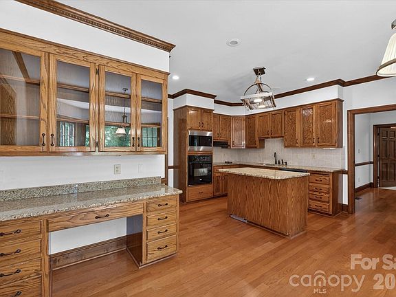 3rd image of 8149 Shannon Woods Ln