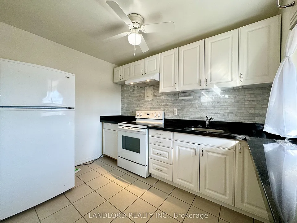 2696 Lake Shore Blvd W #5