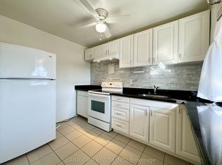2696 Lake Shore Blvd W #5, Toronto, ON M8V 1G8