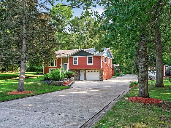 3rd image of 15365 182nd Ave NW