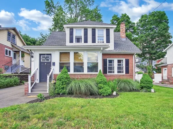 307 W Franklin St, Holyoke, MA 01040