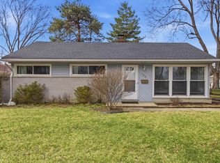 125 Sheffield Dr, Troy, MI 48083