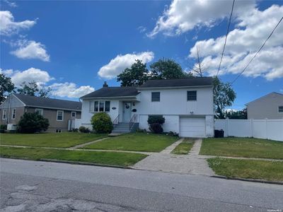 289 Bayside Avenue, Oceanside, NY, 11572