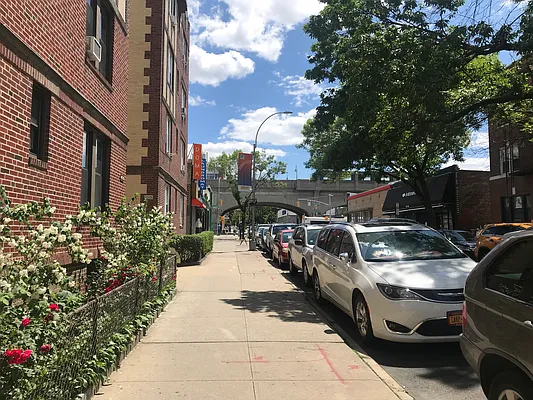 Rented by SUN WOOD REAL ESTATE | media 23