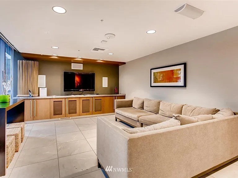 820 Blanchard St #1606 — Photo 38