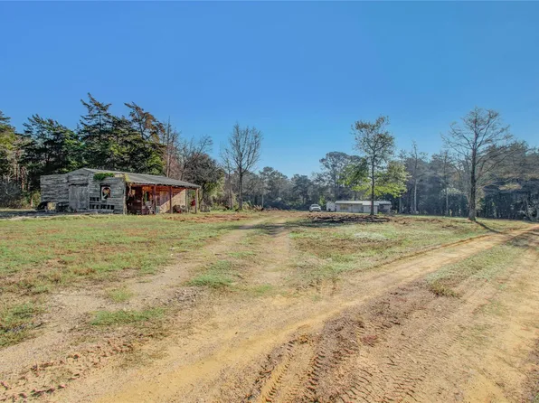 1102 Pine Crest Dr, New Ulm, TX 78950