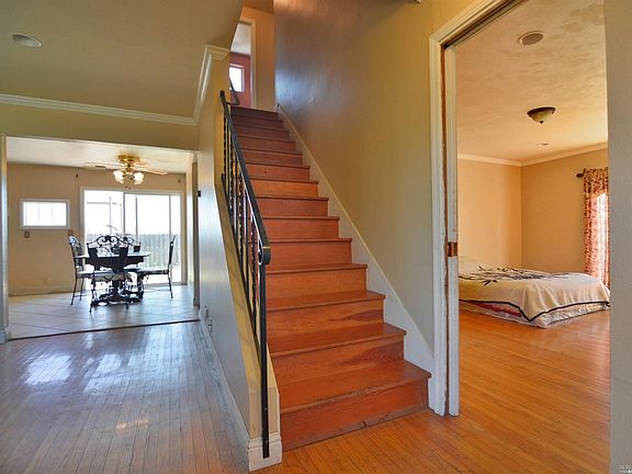 5th image of 261 Larkspur Ln