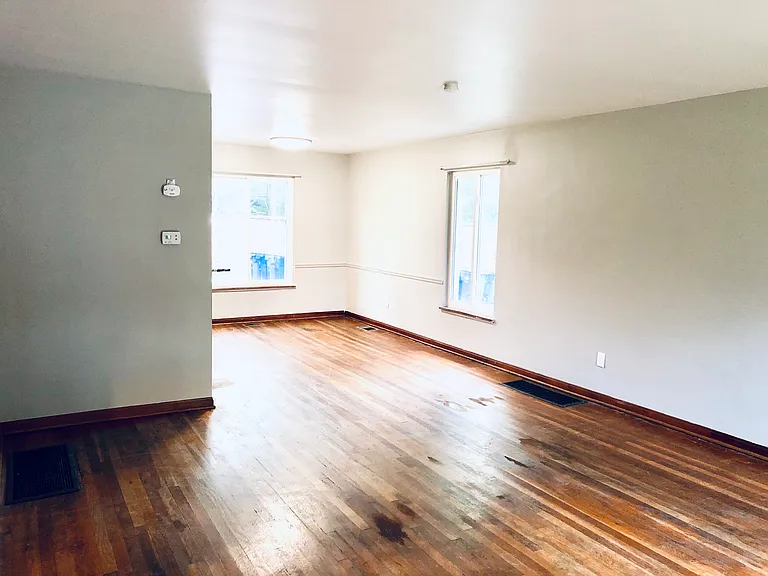 1525 Waltham Rd #1 — Photo 5