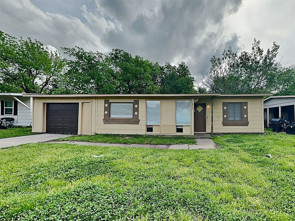 1st image of 812 Grande Dr
