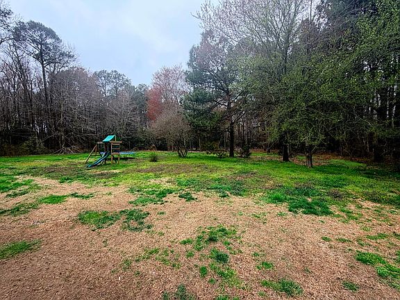 4th image of 10156 Pineview Rd