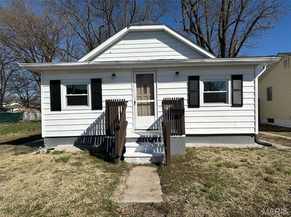 812 Cherry St, East Alton, IL 62024