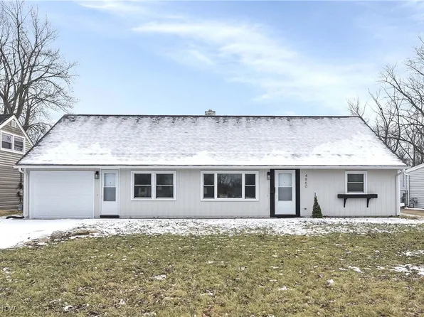 4860 Saddlewood Dr, Sheffield Lake, OH 44054