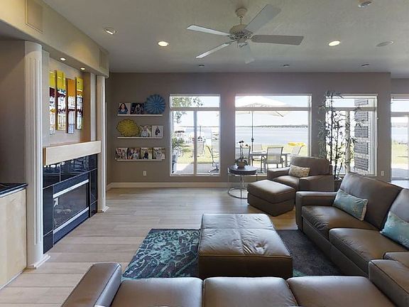 3rd image of 900 S Shore Dr