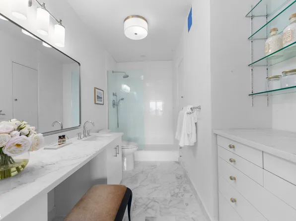 303 East 57th Street image 9 of 15