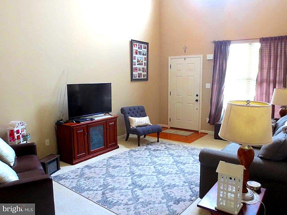 4th image of 16 Aubrey Ct