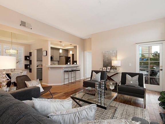 4th image of 521 Arbor Dr Unit 304