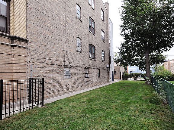 4th image of 8916 Skokie Blvd