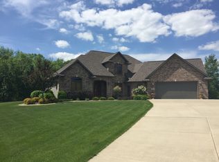 660 Sundew Ct, Suamico, WI 54173
