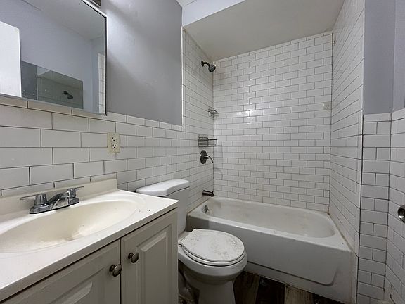 5th image of 116 Atlantic St Floor 1