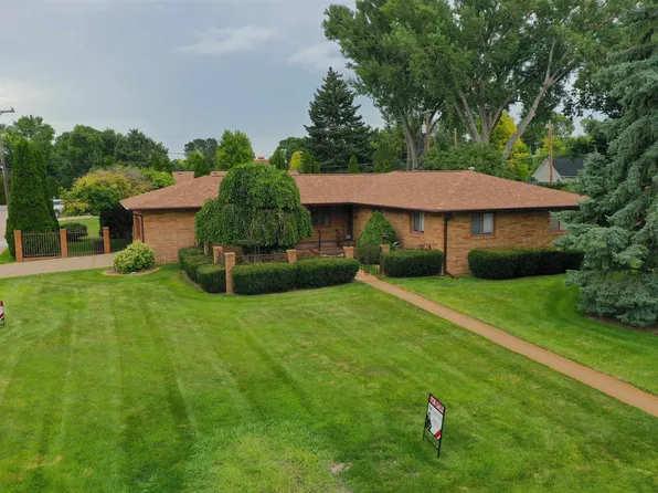 1840 Home St, Hastings, NE 68901