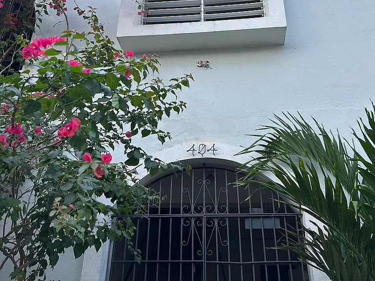 Calle Bolivar — Photo 2