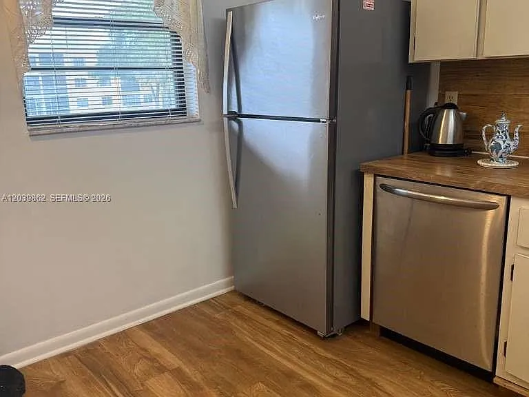 2 Briarwood Cir #212 — Photo 3