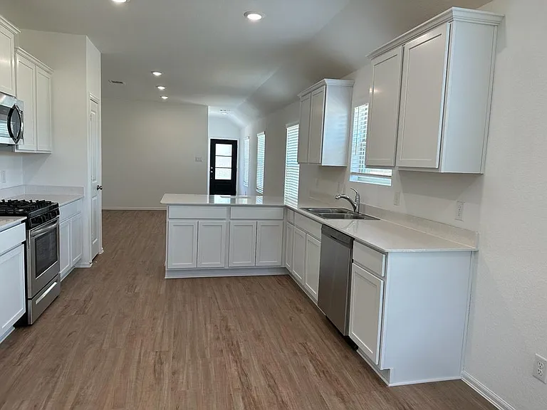 6324 Astoria Park Ln — Photo 9
