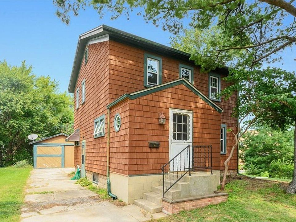 1st image of 107 Maple Ave