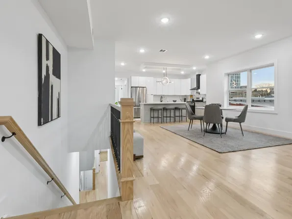 78 Beacon Avenue image 10 of 50