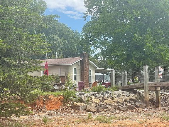 3rd image of 3725 Waterview Ln