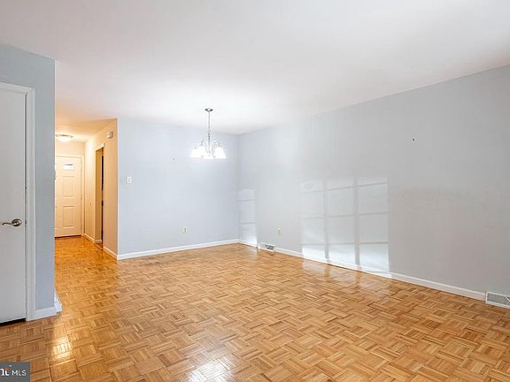 5th image of 443 S Wyomissing Ave