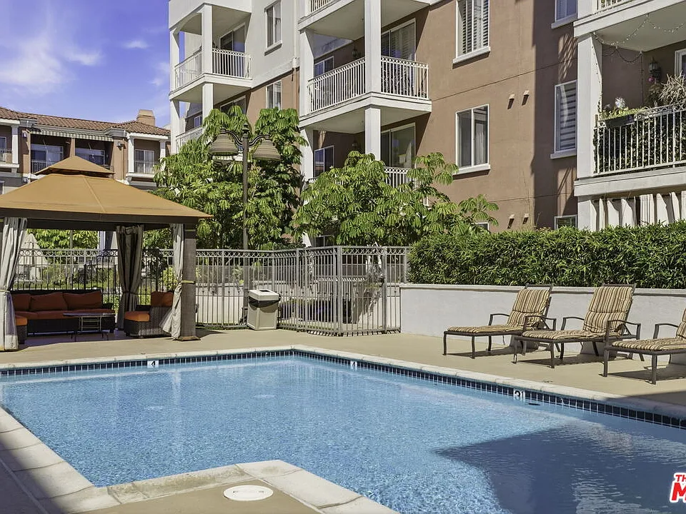 3740 Santa Rosalia Dr #223