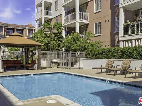 3740 Santa Rosalia Dr APT 223, Los Angeles, CA 90008