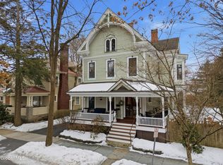 176 Spring St, Saratoga Springs, NY 12866
