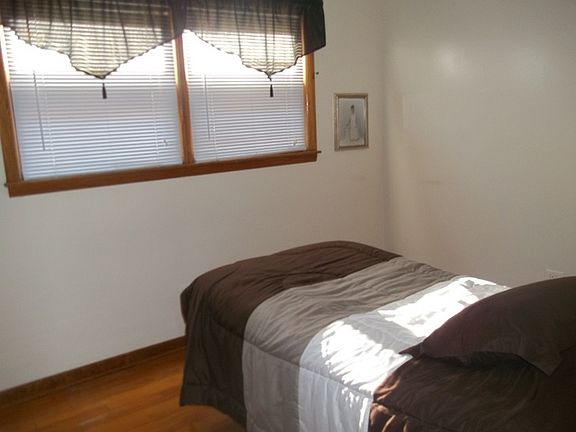 3rd image of 10232 S Avenue M