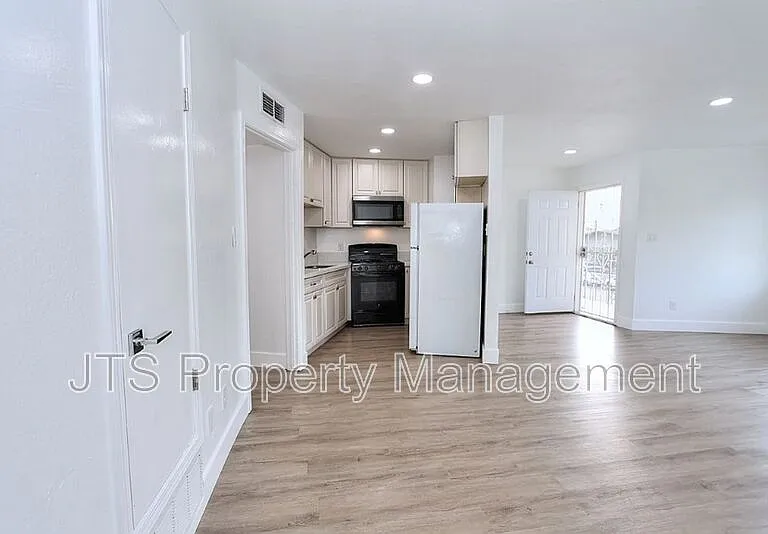 10524 Croetto Way #3 — Photo 19
