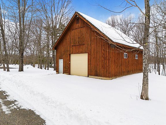 3rd image of 691 Middle Road