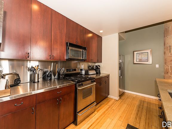 5th image of 120 E Cullerton St APT 401