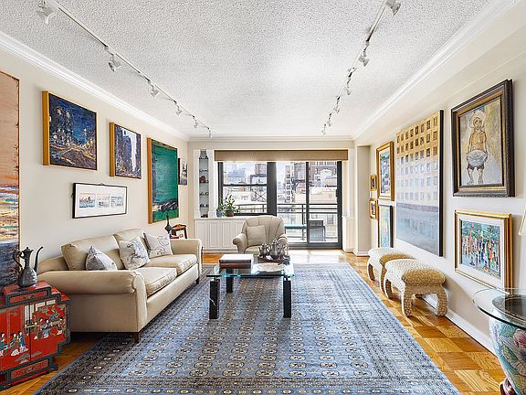 3rd image of 111 E 85th St APT 11G