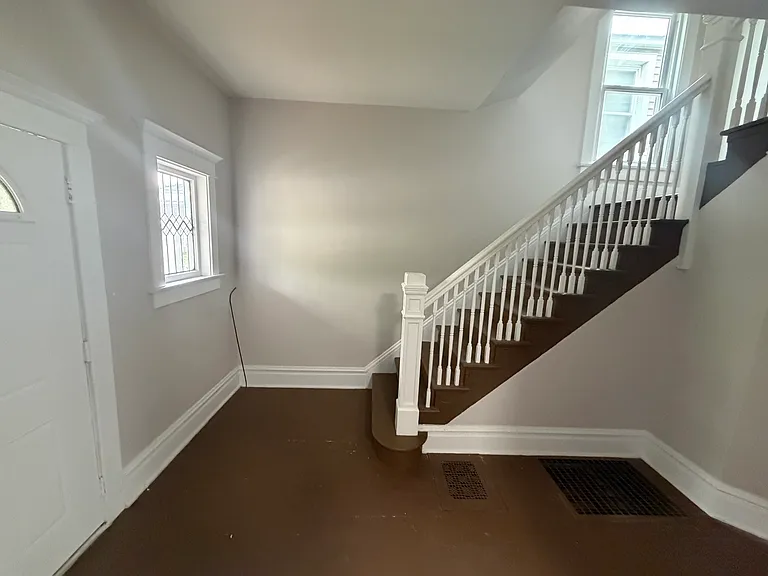 7959 S Saginaw Ave — Photo 13