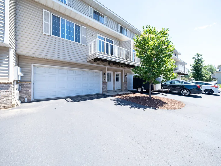 2525 Cobble Hill Ct #D — Photo 2