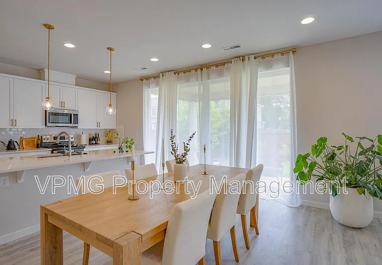 13513 NE 116th St — Photo 6