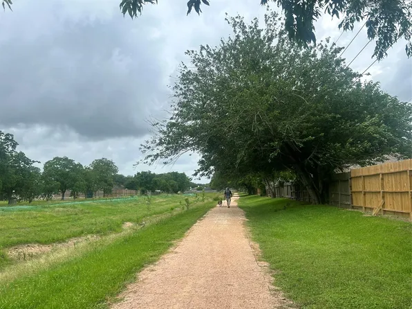 16007 Ridgegreen Dr, Houston, TX 77082