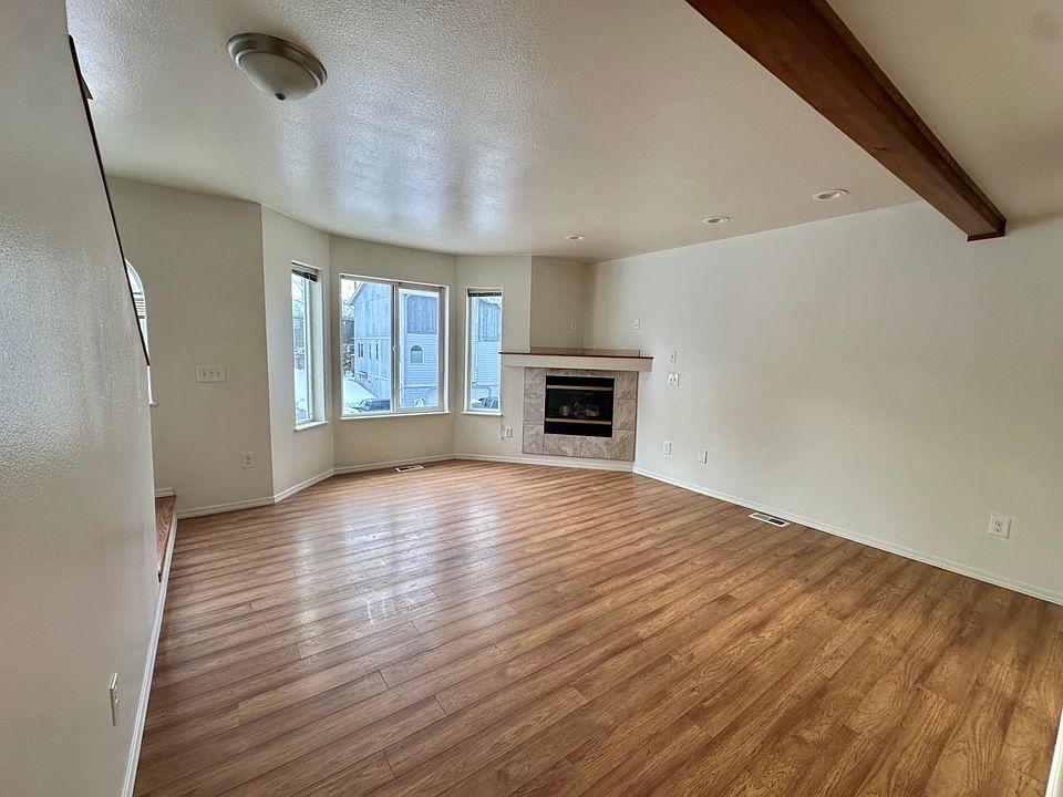 Living room with gas fireplace