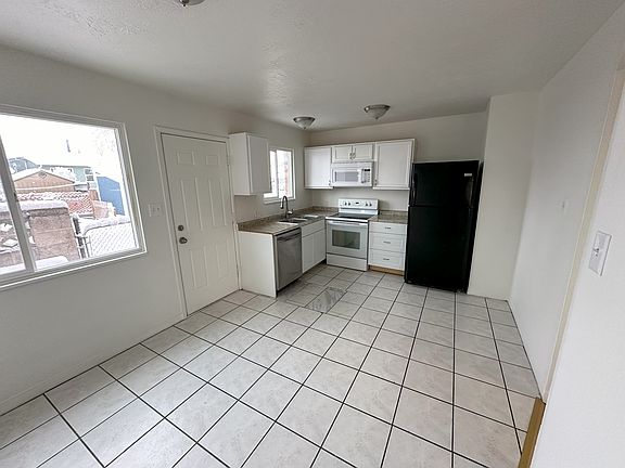 3rd image of 725 S 1000 W APT 3
